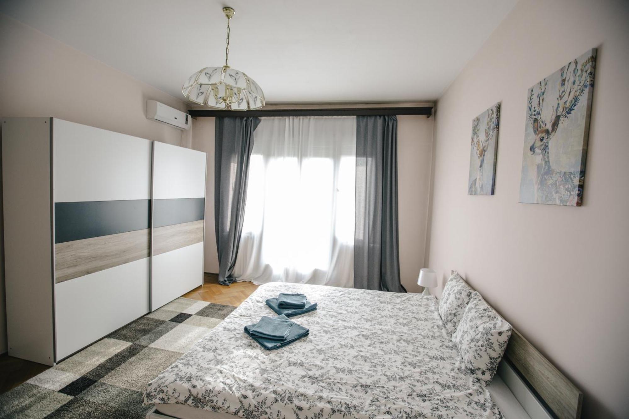Spacious City View Apartment With Balcony Bükreş Dış mekan fotoğraf