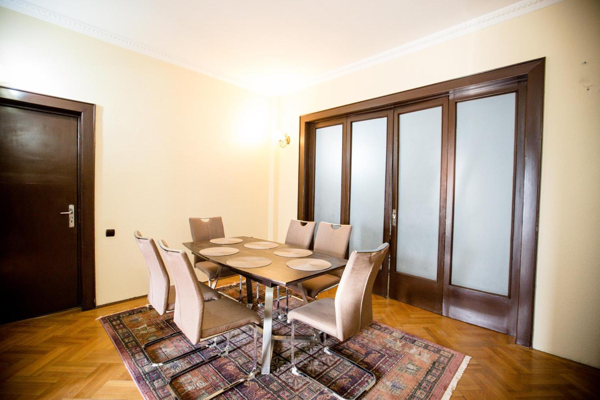Spacious City View Apartment With Balcony Bükreş Dış mekan fotoğraf